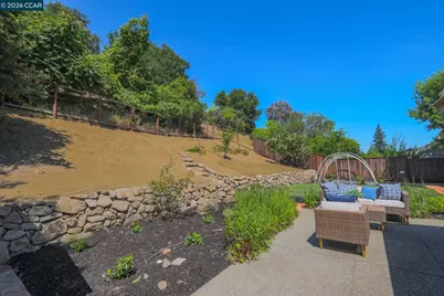 5412 Degnan Dr, Martinez, CA 94553 - Photo 4