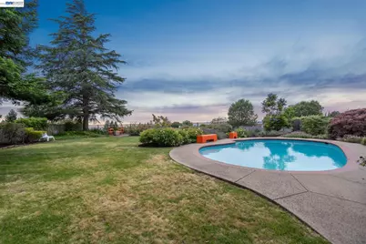 5842 Highwood Rd, Castro Valley, CA 94552 - Photo 88