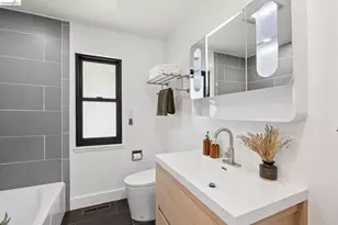 921 Underhills Rd, Oakland, CA 94610 - Photo 40