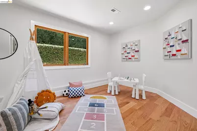 921 Underhills Rd, Oakland, CA 94610 - Photo 64