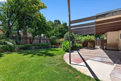 2148 Frederick St, Concord, CA 94520 - Photo 32