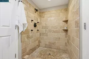 8019 Sterling Dr, Oakland, CA 94605 - Photo 24