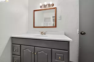 5533 Edgerly St, Oakland, CA 94621 - Photo 20