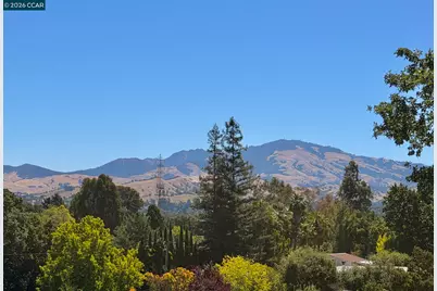 822 Regency Ct, Walnut Creek, CA 94597 - Photo 2