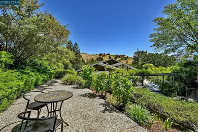 822 Regency Ct, Walnut Creek, CA 94597 - Photo 42