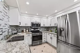 7483 Stonedale Dr, Pleasanton, CA 94588 - Photo 14