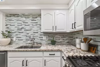 7483 Stonedale Dr, Pleasanton, CA 94588 - Photo 16