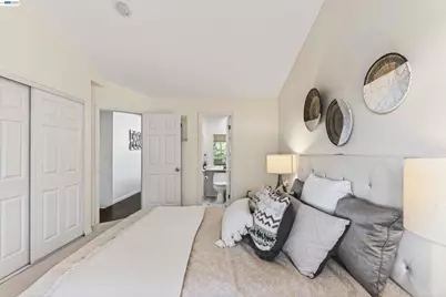 7483 Stonedale Dr, Pleasanton, CA 94588 - Photo 38