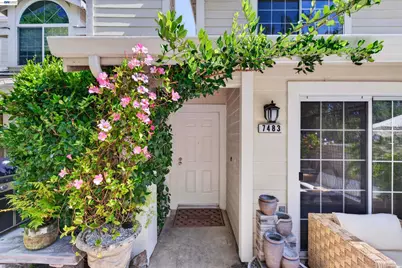 7483 Stonedale Dr, Pleasanton, CA 94588 - Photo 4