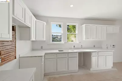 5320 El Camile Ave, Oakland, CA 94619 - Photo 10