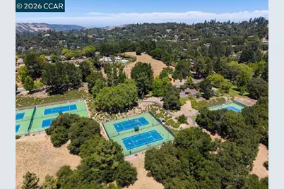 50 Altarinda Dr, Orinda, CA 94563 - Photo 58