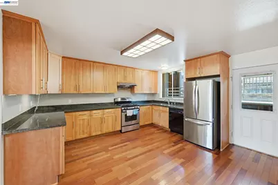 438 Leland Ave, San Francisco, CA 94134 - Photo 12