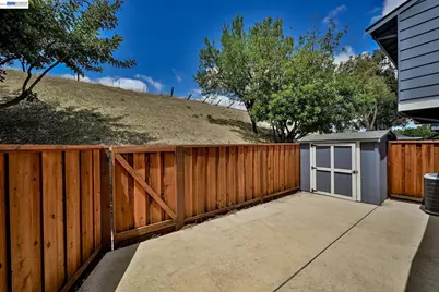 1202 Spring Valley Cmn, Livermore, CA 94551 - Photo 12