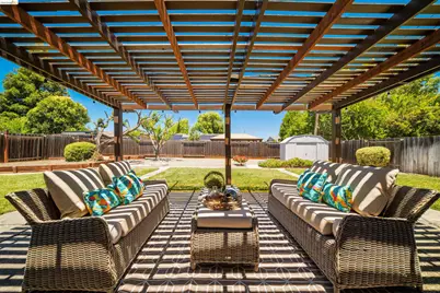 7477 Limerick Ave, Dublin, CA 94568 - Photo 8