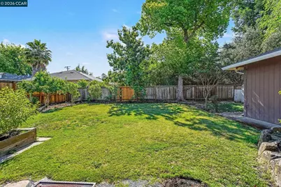 1360 Grove Way, Concord, CA 94518 - Photo 22