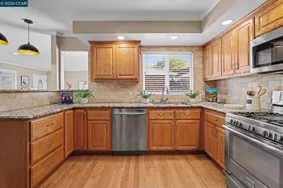 1360 Grove Way, Concord, CA 94518 - Photo 10