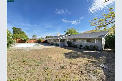 1142 Larch Ave, Moraga, CA 94556 - Photo 2