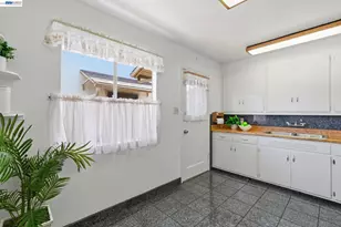 3838 Monterey Blvd, San Leandro, CA 94578 - Photo 12