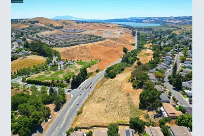 1025 Columbus Pkwy, Vallejo, CA 94591 - Photo 1