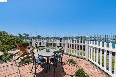 807 Commodore Drive, Richmond, CA 94804 - Photo 8