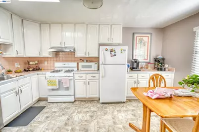 150 Cambridge St, San Francisco, CA 94134 - Photo 10