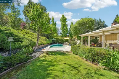 340 Donald Dr, Moraga, CA 94556 - Photo 32