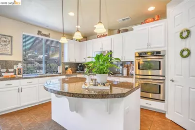 5539 Arcadia Cir, Discovery Bay, CA 94505 - Photo 12