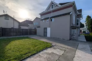 1086 66th St, Oakland, CA 94608 - Photo 8
