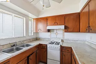 933 41st St, Oakland, CA 94608 - Photo 22