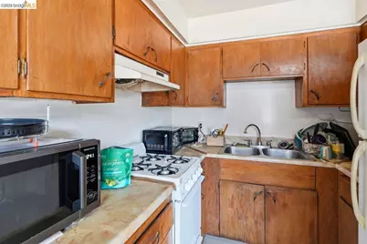 933 41st St, Oakland, CA 94608 - Photo 28