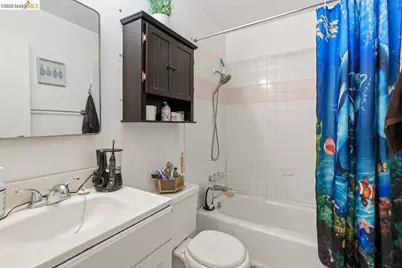 933 41st St, Oakland, CA 94608 - Photo 52