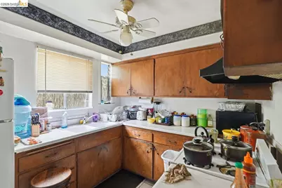 933 41st St, Oakland, CA 94608 - Photo 30