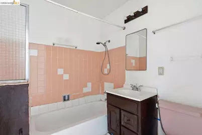 933 41st St, Oakland, CA 94608 - Photo 46