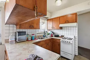 933 41st St, Oakland, CA 94608 - Photo 26