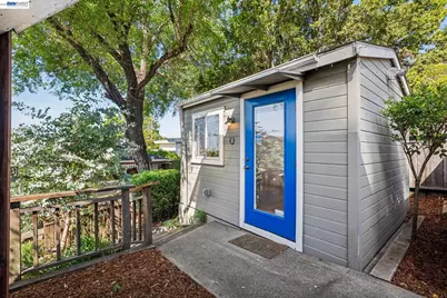 2452 Potomac St, Oakland, CA 94602 - Photo 36
