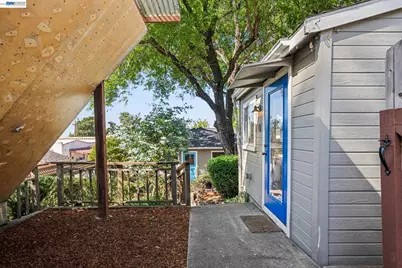 2452 Potomac St, Oakland, CA 94602 - Photo 44