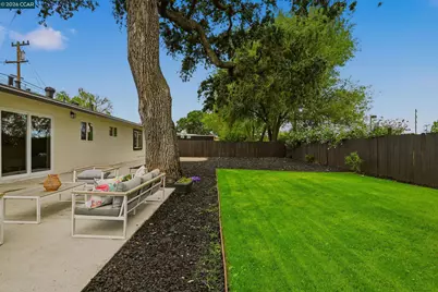 2321 Sunshine Dr, Concord, CA 94520 - Photo 22