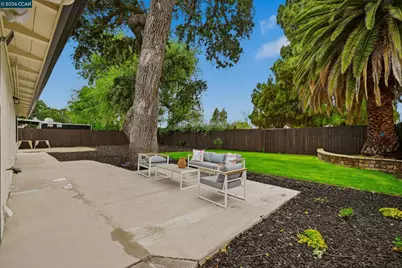 2321 Sunshine Dr, Concord, CA 94520 - Photo 20