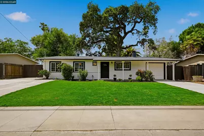 2321 Sunshine Dr, Concord, CA 94520 - Photo 2