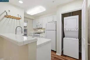 260 Caldecott Ln, Oakland, CA 94618 - Photo 20