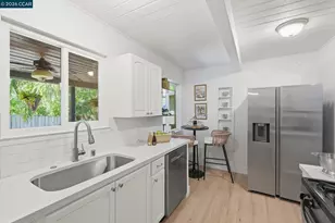 2082 Overhill Rd, Concord, CA 94520 - Photo 12
