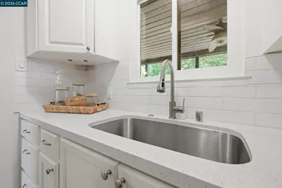 2082 Overhill Rd, Concord, CA 94520 - Photo 10