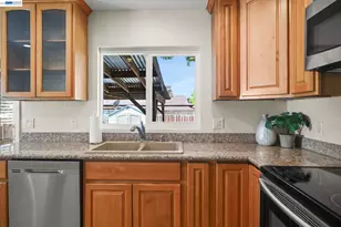 16023 Via Granada, San Lorenzo, CA 94580 - Photo 10