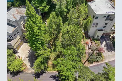 6690 Gunn Dr, Oakland, CA 94611 - Photo 2