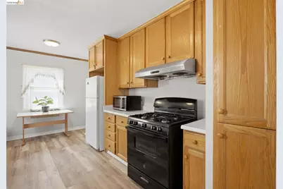 1100 101st Ave, Oakland, CA 94603 - Photo 18