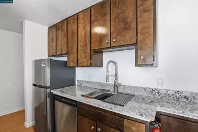 250 Whitmore St #106, Oakland, CA 94611 - Photo 12
