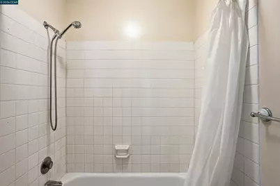 250 Whitmore St #106, Oakland, CA 94611 - Photo 18
