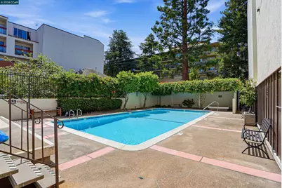 250 Whitmore St #106, Oakland, CA 94611 - Photo 28