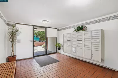 250 Whitmore St #106, Oakland, CA 94611 - Photo 2