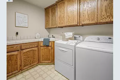 8681 Winding Way, Fair Oaks, CA 95628 - Photo 34